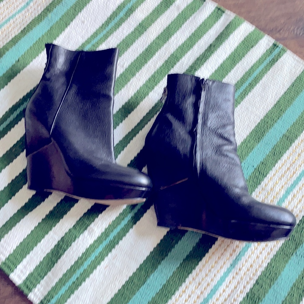 Sam Edelman black leather wedge boots